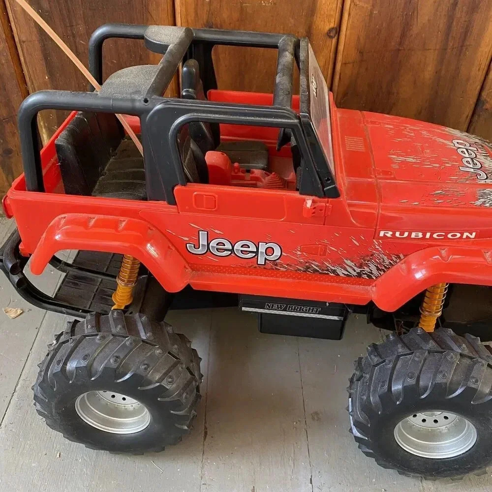 Y2K 2010 Jeep Rubicon Remote & Charger Toy Car For Kid & Adult Fun Outdoorsy - Picture 10 of 13